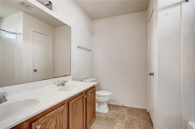 Building Photo - 17829 Violet Ln