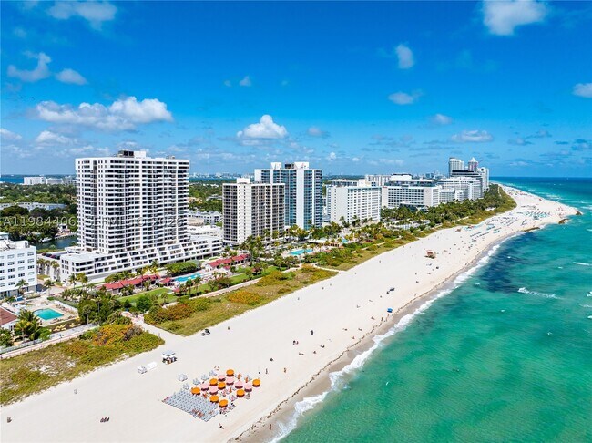 Building Photo - 2555 Collins Ave