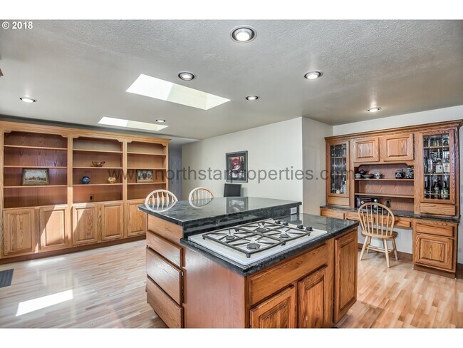 Building Photo - Great Lake Grove Bungalow Walking Distance to Everything