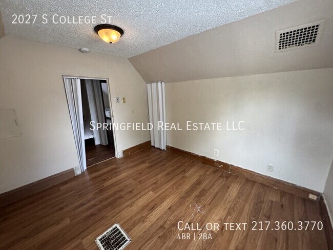 Building Photo - 2027 S College St