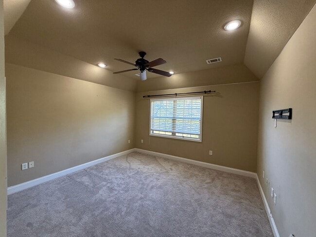 Building Photo - 2520 Granite Pointe