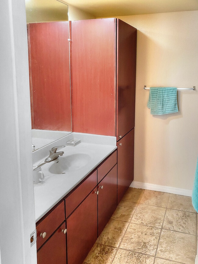 Building Photo - 2505 San Gabriel St