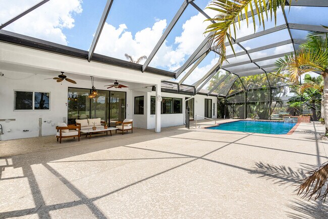 Building Photo - 10391 Boca Woods Ln