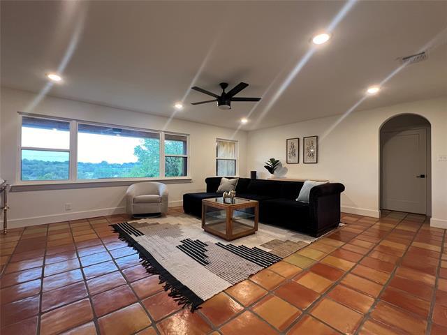 Building Photo - 5105 Circle Ridge Dr W