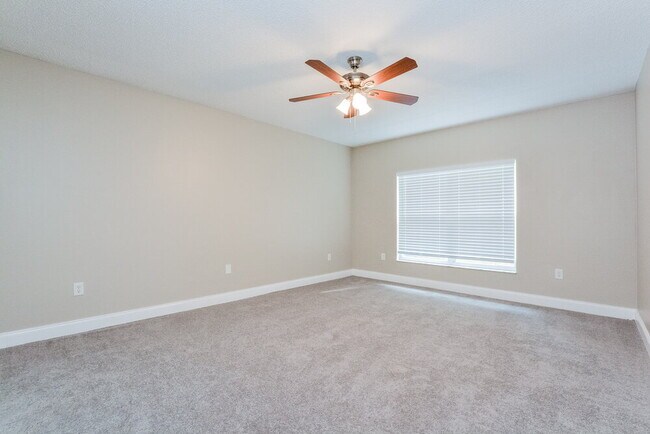 Building Photo - 8344 Lake Amhurst Trail