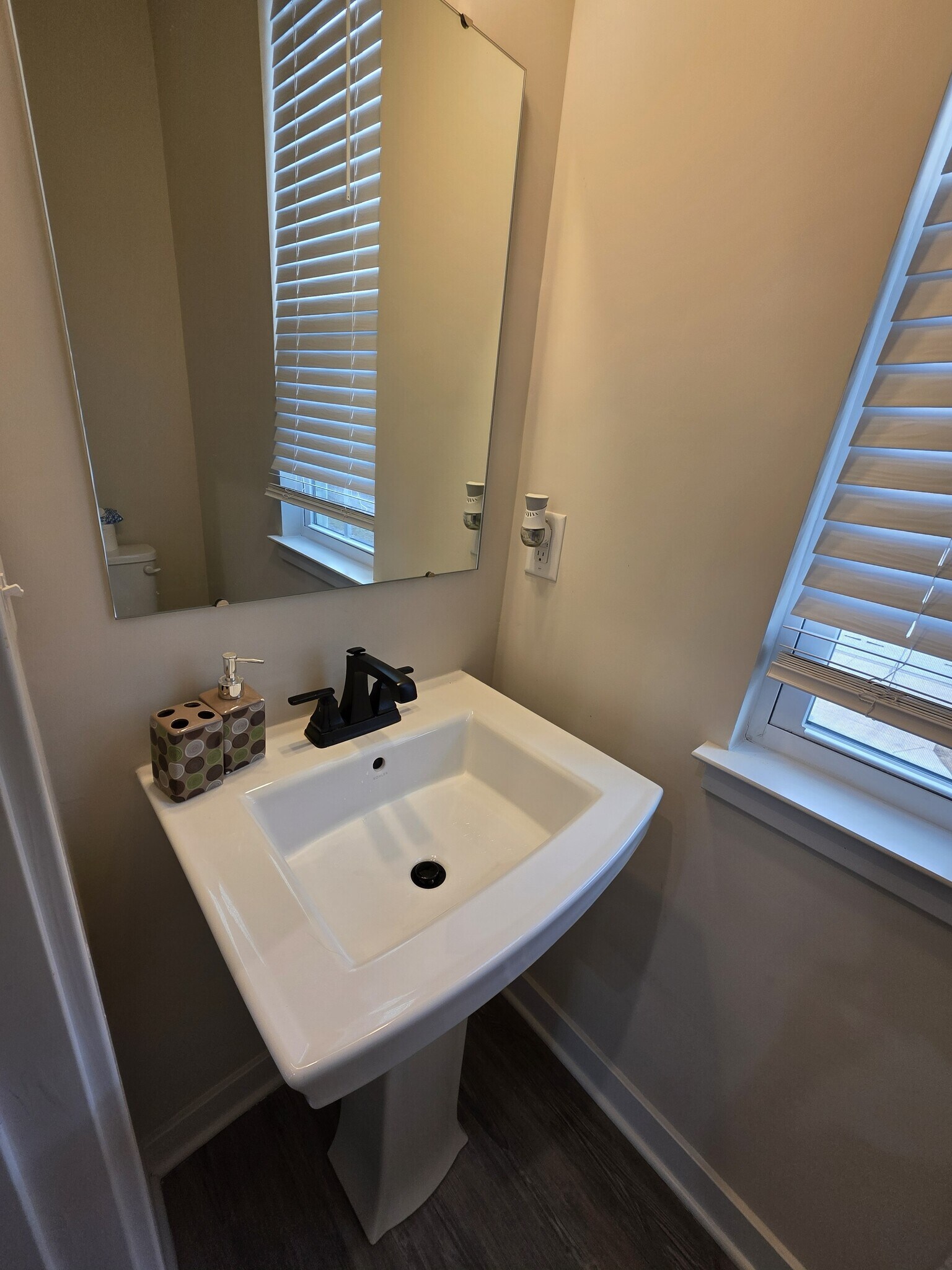 Building Photo - 9773 Oaklawn Blvd NW