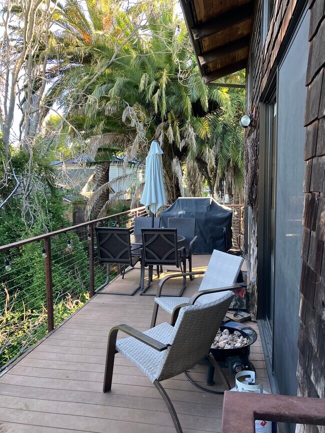 Building Photo - 1032 Leff St