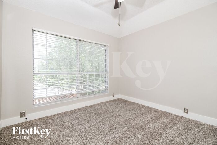 Building Photo - 3601 Creekview Ct