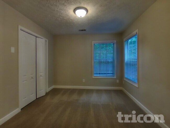 Building Photo - 8870 Mae Ct