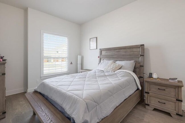 Building Photo - 4408 Logan Ridge Dr