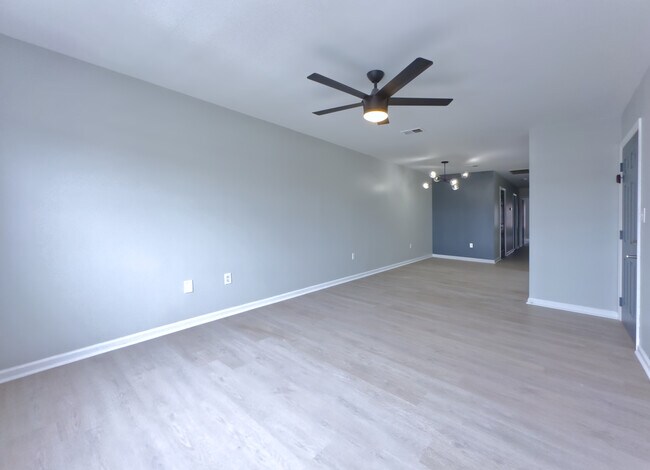 Building Photo - 1001 Garfield Ave