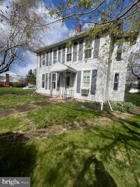 Building Photo - 331 N 21st St
