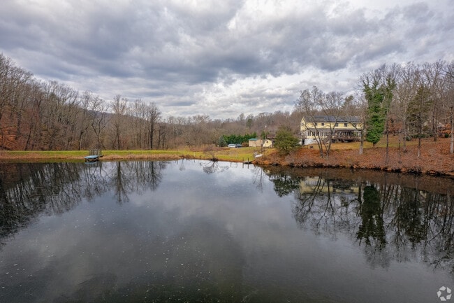 Building Photo - 67 Willow Lake Ln