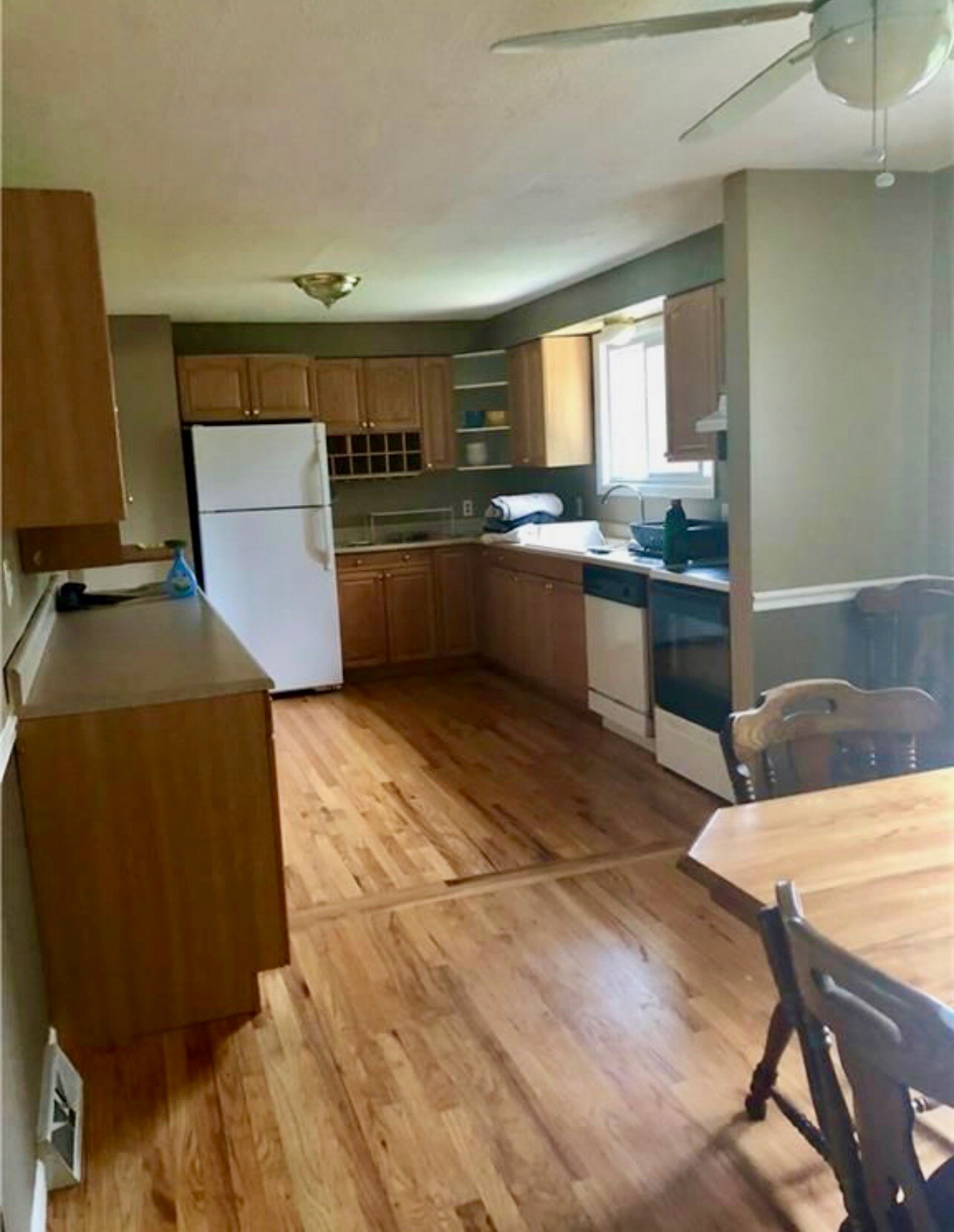 Building Photo - 7776 Thompson Rd