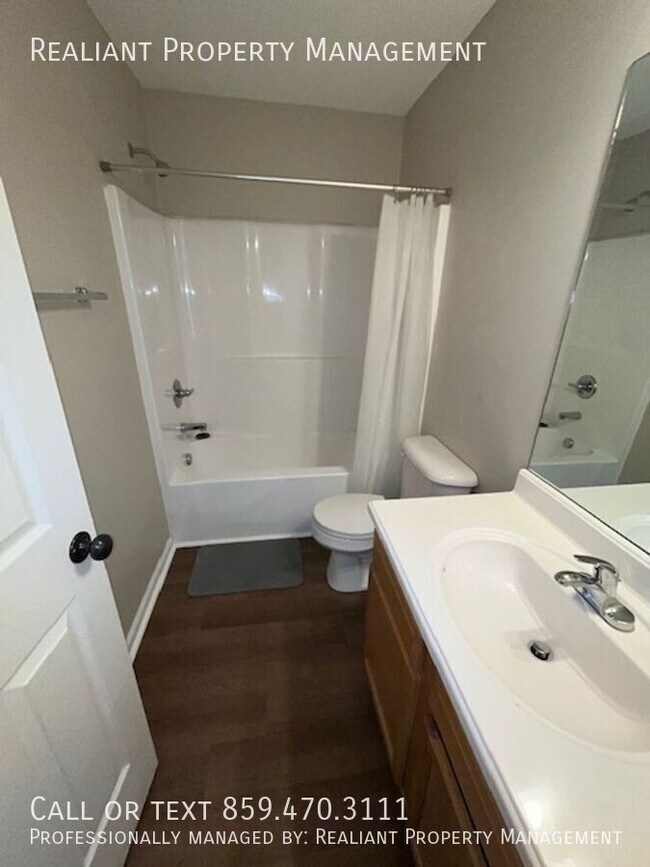 Building Photo - 229 Ridgewood Dr