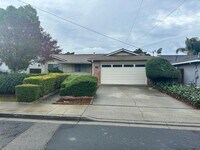 Building Photo - 715 Caliente Ave