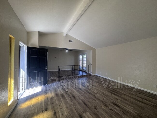 Building Photo - 1442 Briarwood Way