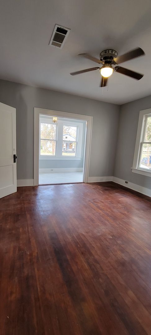 Building Photo - Gorgeous fully remodeled Craftsman style home in Highland Historic District!