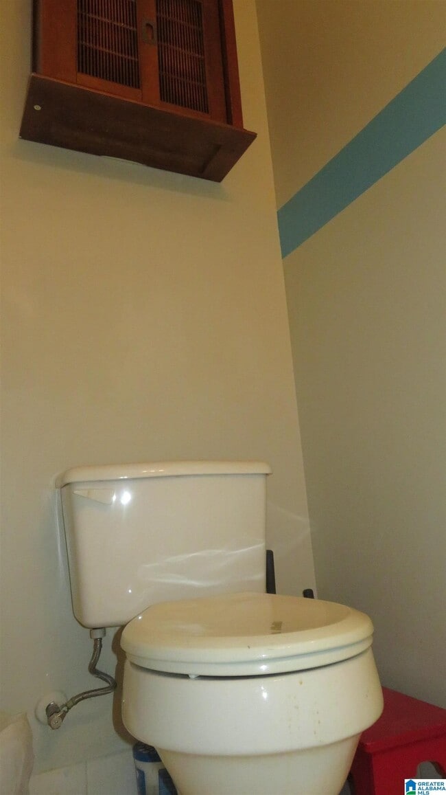 Building Photo - 3937 Montclair Rd