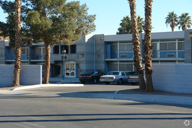 Primary Photo - 336 N 10th St