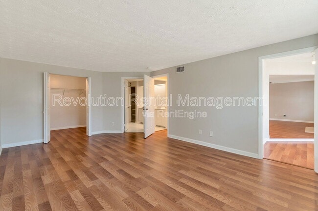 Building Photo - 4267 Parkview Ct