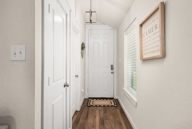 Building Photo - 2505 Bernadino Dr