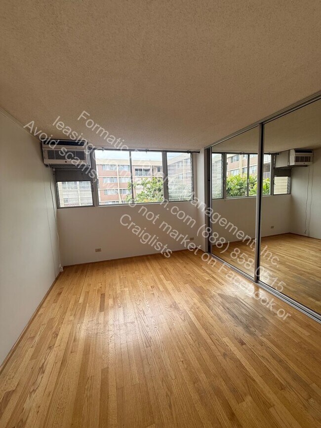 Building Photo - Pet-Friendly 2-Bedroom (or 1 Bedroom + Home Office) Apartment with In-Unit Laundry, Pool & Covere...