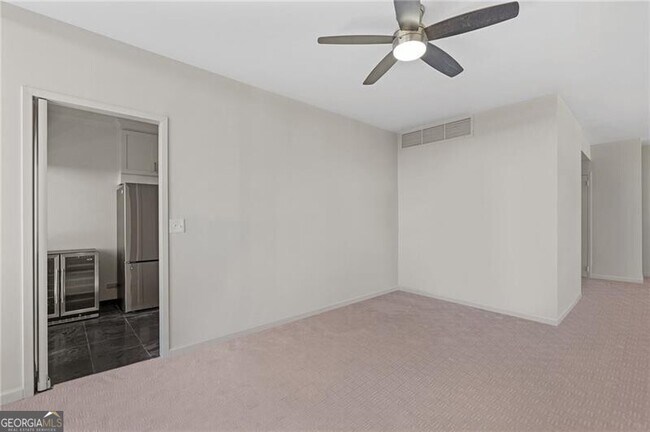 Building Photo - 2575 Peachtree Rd NE