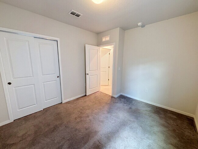 Building Photo - 30561 Gilbern Rd