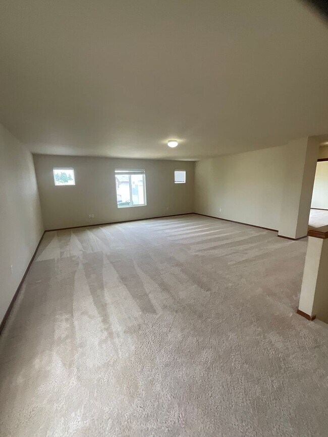 Building Photo - Charming 3-Bedroom Home for Rent