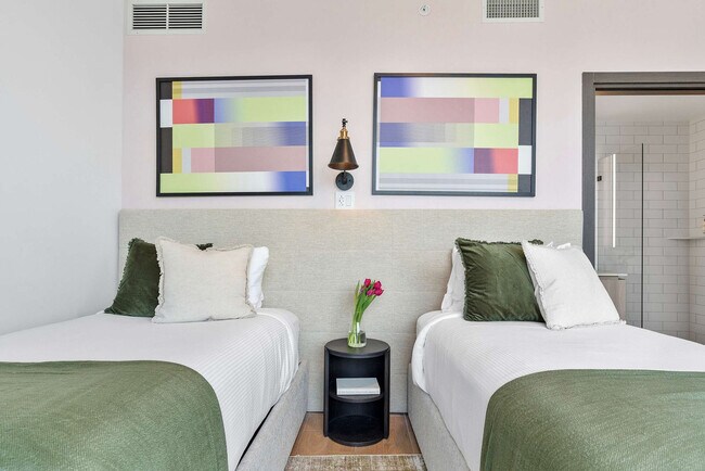 Building Photo - 398 NE 5th St