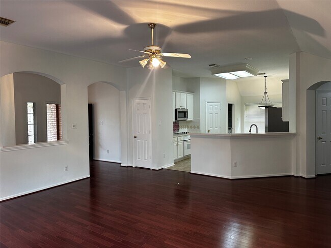 Building Photo - 15303 Marden Ct