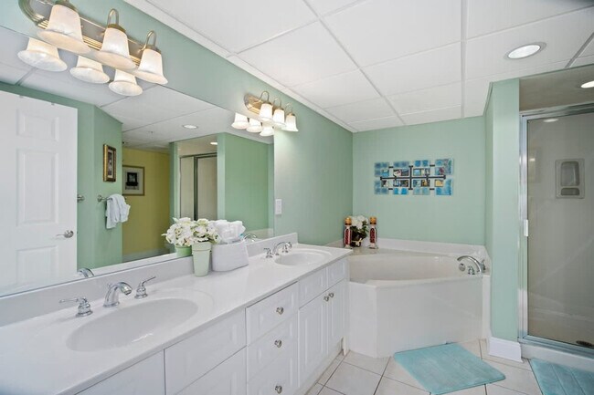 Building Photo - 14825C2 Front Beach Rd