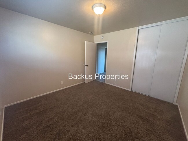 Building Photo - 476 Belmont Dr