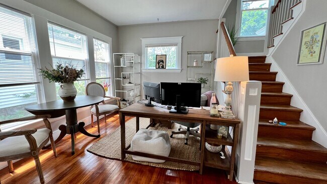 Building Photo - 531 Glenwood SE