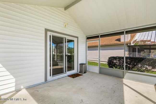 Building Photo - 2887 Lantana Lakes Dr