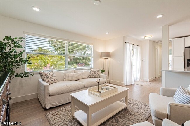 Building Photo - 1530 Mandarin Rd