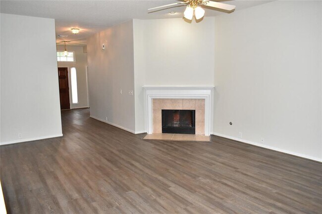 Building Photo - 11111 Sprucedale Ct