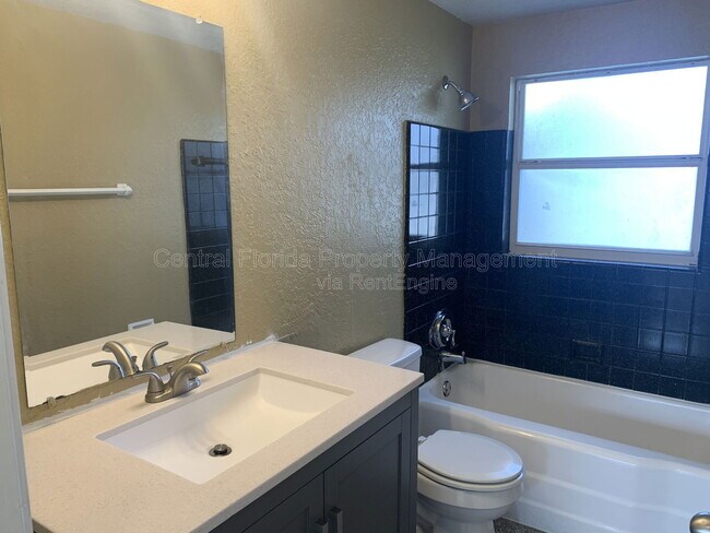 Building Photo - 202 Bamboo Dr