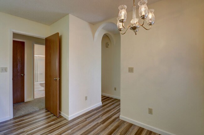 Building Photo - 1298 Tapadero Dr