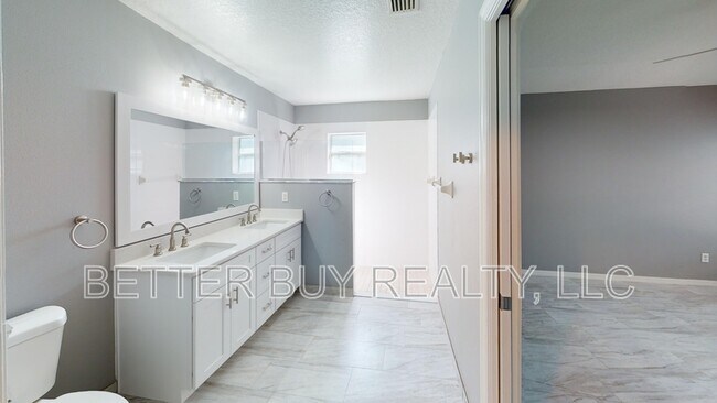 Building Photo - 138 Pine Grove Dr