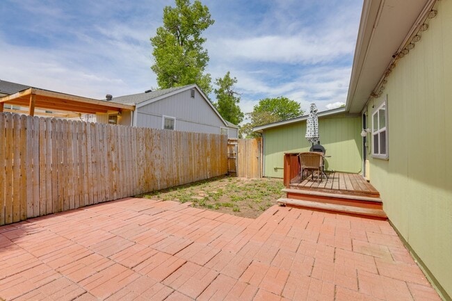 Building Photo - Charming 2Bed 2bath House in Denver