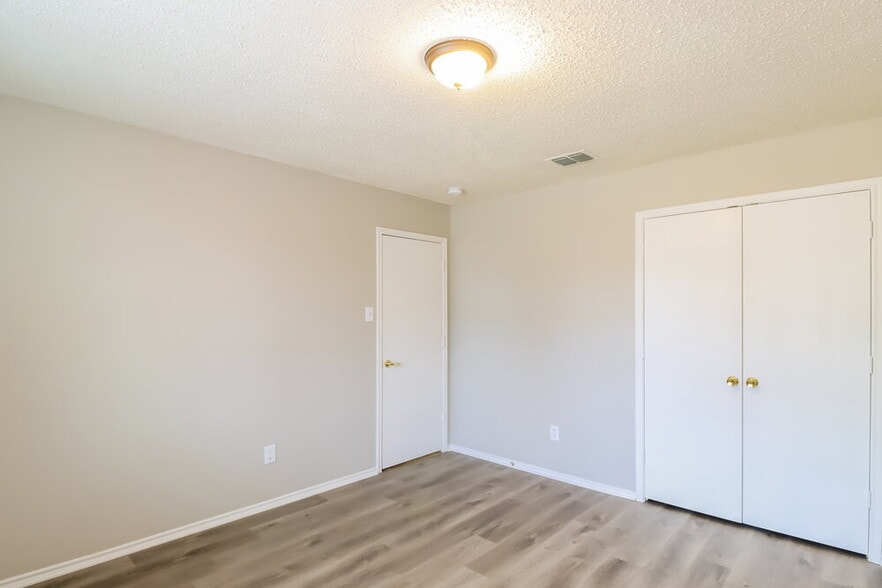 Building Photo - 3826 German Pointer Way