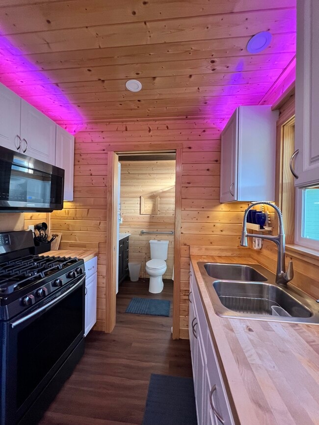 Building Photo - 9640 Nika Trail NW