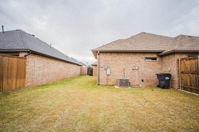 Building Photo - 12009 Upton Ave