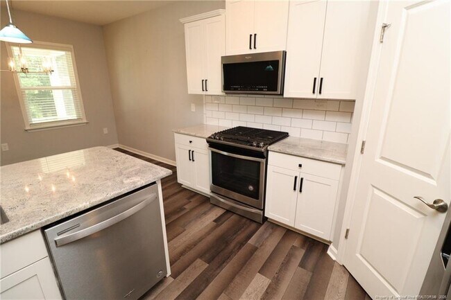 Building Photo - 2621 Impulsion Dr