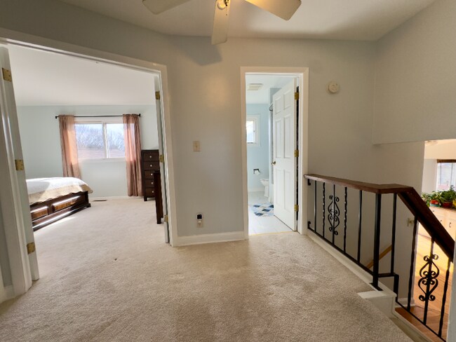 Building Photo - 111 White Oak Dr