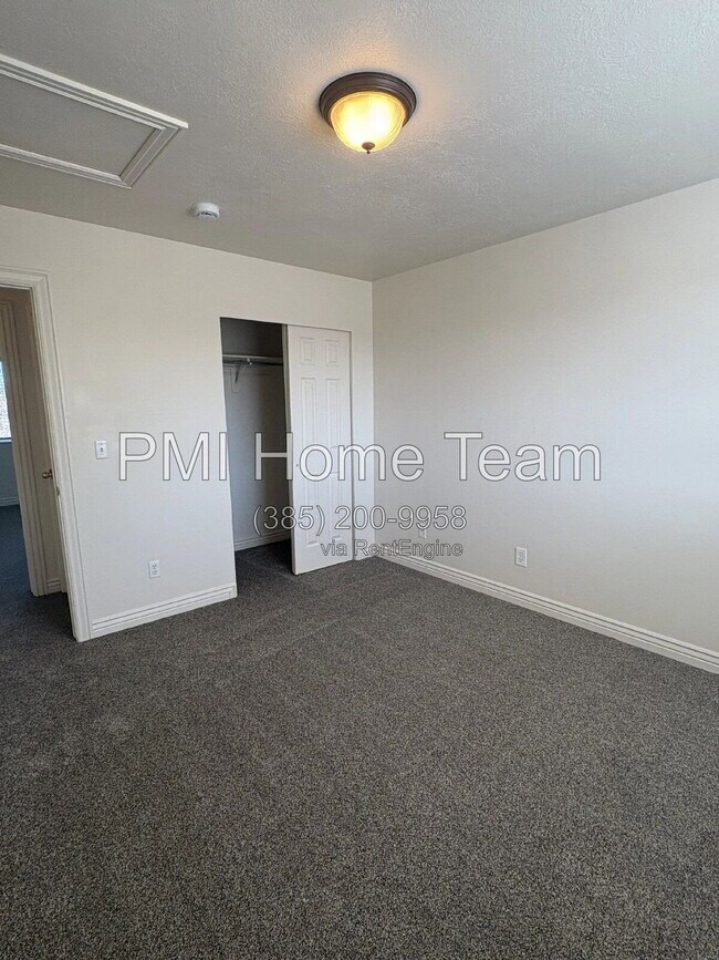 Building Photo - 2986 W 2300 S
