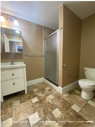 Building Photo - 1592 Beacon St