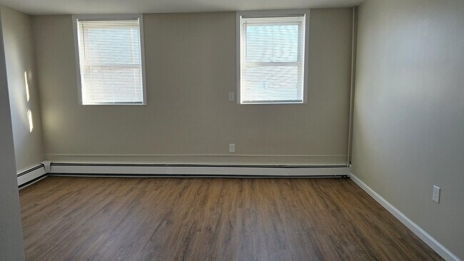 Building Photo - 667 Broadway